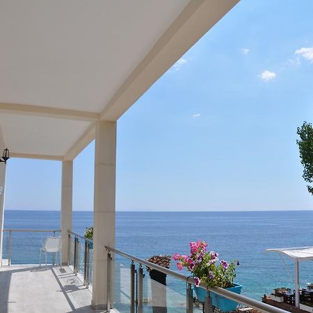 Guesthouse Riviera "Xh&M" Dhermi Exterior photo