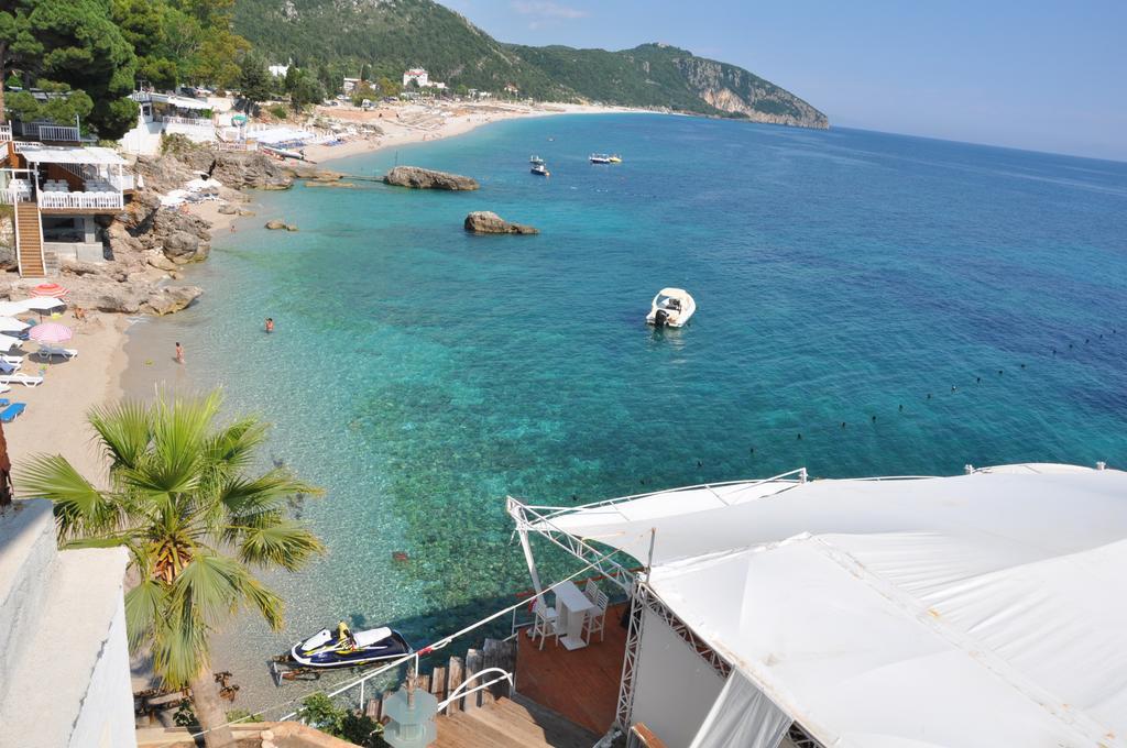 Guesthouse Riviera "Xh&M" Dhermi Exterior photo