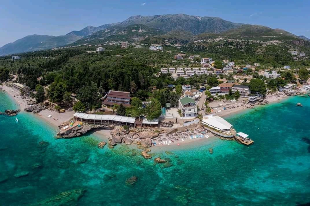 Guesthouse Riviera "Xh&M" Dhermi Exterior photo